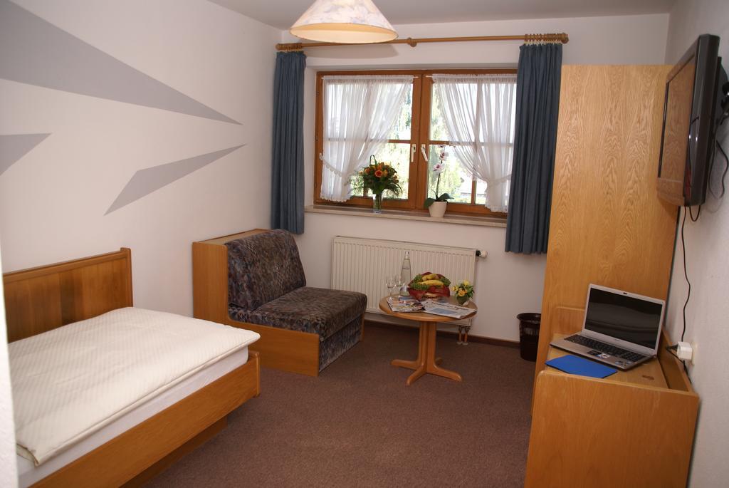 Gasthaus und Landhotel Wiedmann Eresing Zimmer foto
