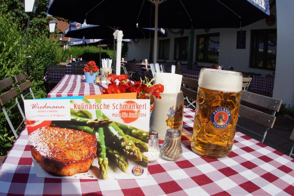 Gasthaus und Landhotel Wiedmann Eresing Exterior foto