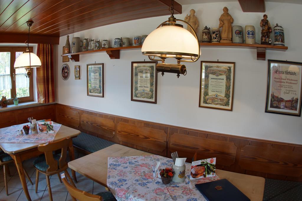 Gasthaus und Landhotel Wiedmann Eresing Exterior foto