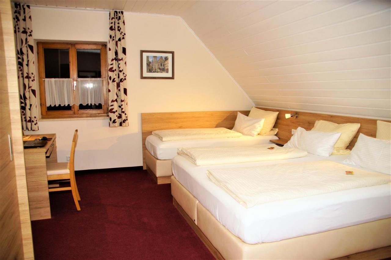 Gasthaus und Landhotel Wiedmann Eresing Exterior foto