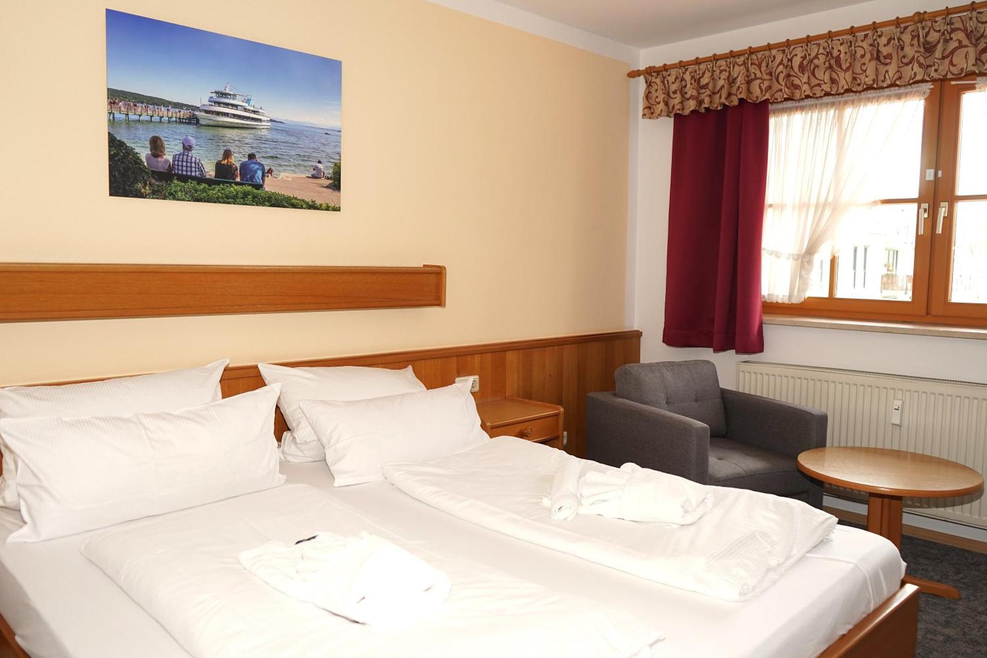 Gasthaus und Landhotel Wiedmann Eresing Exterior foto