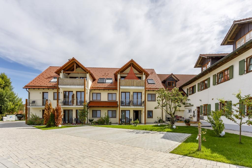 Gasthaus und Landhotel Wiedmann Eresing Exterior foto