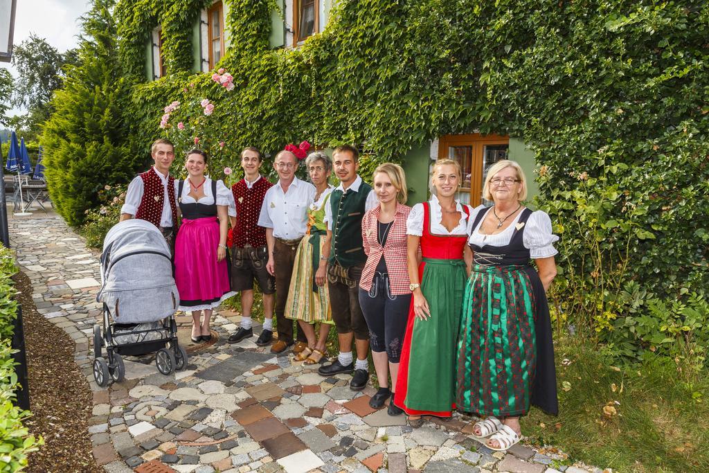 Gasthaus und Landhotel Wiedmann Eresing Exterior foto